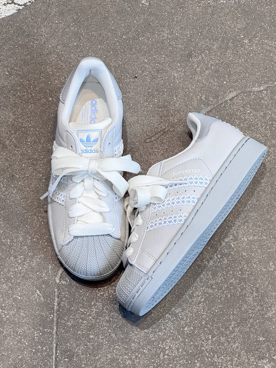 ADIDAS SUPERSTAR 2.0 編織系列魚骨紋海鹽灰淡藍奶油白貝殼頭JQ8729