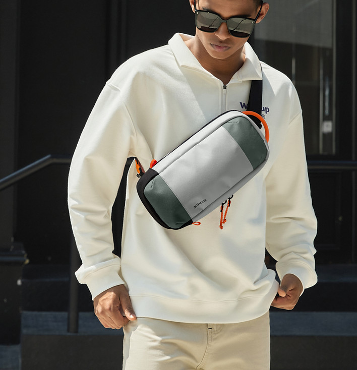 Tomtoc | 玩家首選 旅行斜肩包​​ 灰