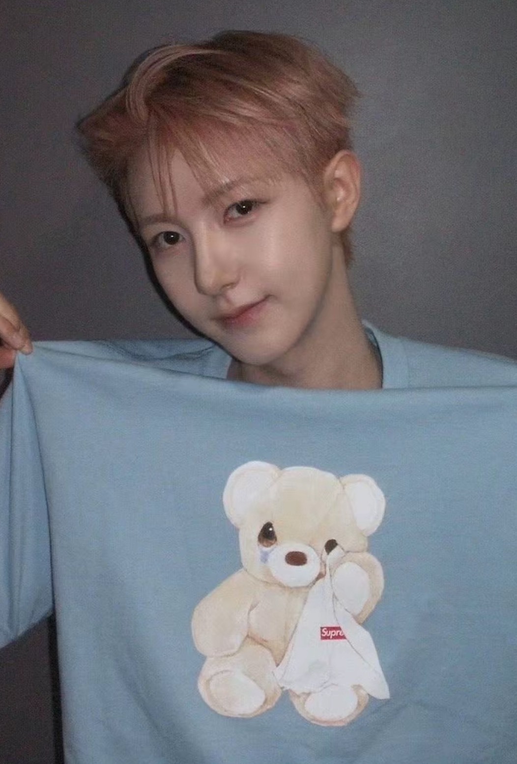 Supreme Bear Tee 小熊短袖 T恤 男女同款 圓領 寬版 夏季潮流印花上衣 粉藍色黑色棕色 July25