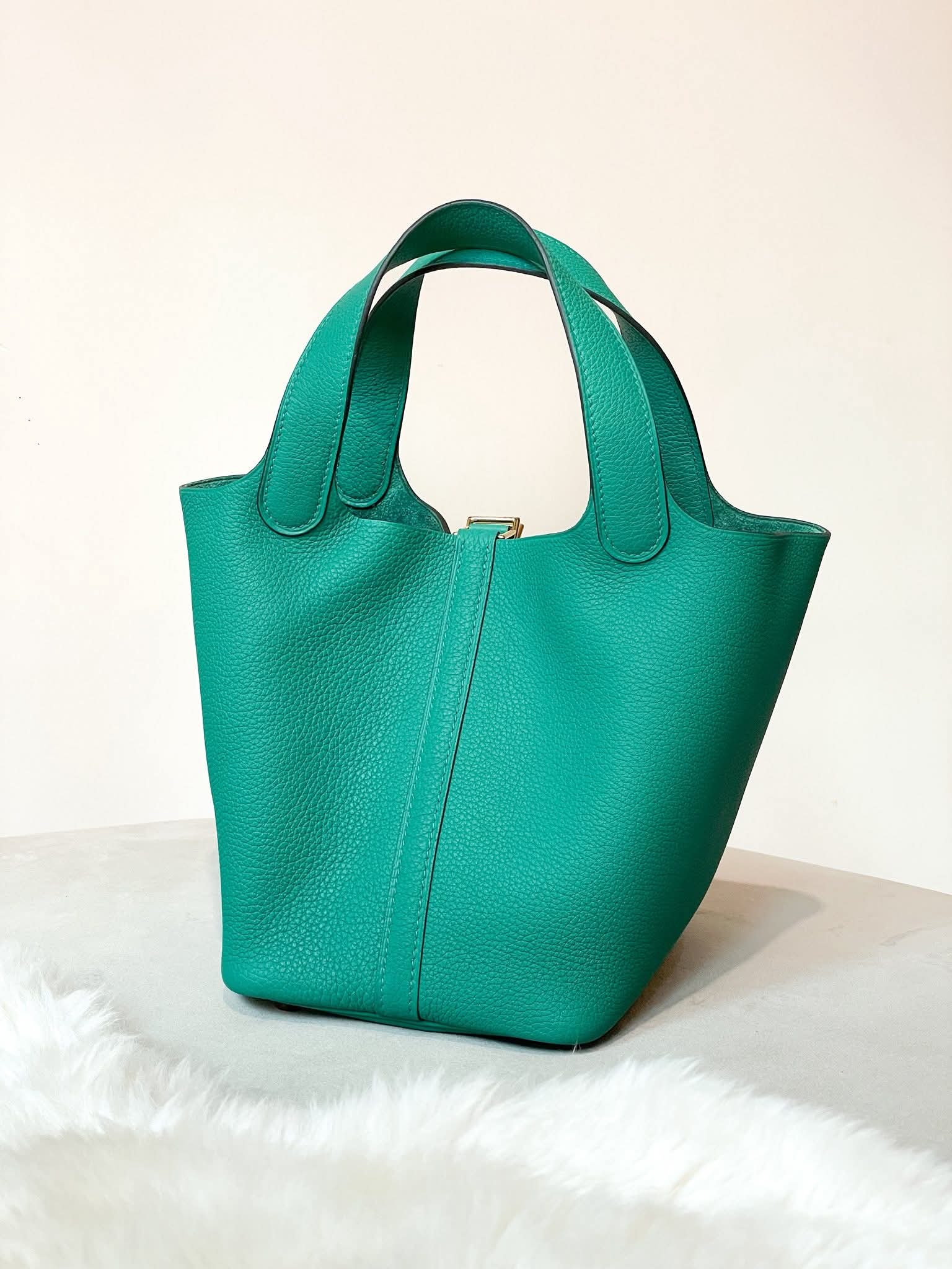 Hermes Garden Picotin 18 Taurillon Maurice Leather Vert Jade HK$2X,XXX  詳情請PM我哋 (HK$2,000 立即落訂)
