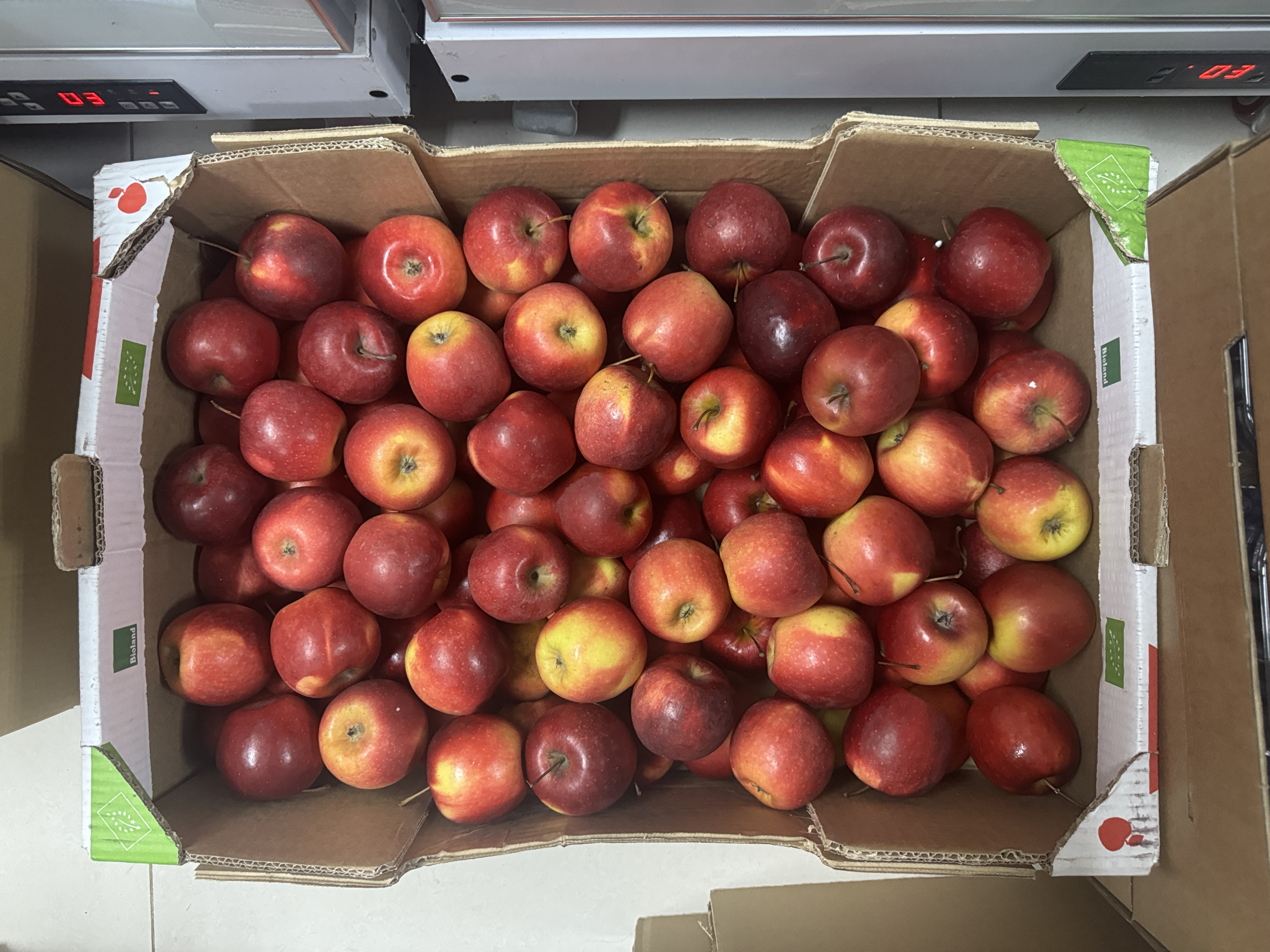 organic InnoredStory apple