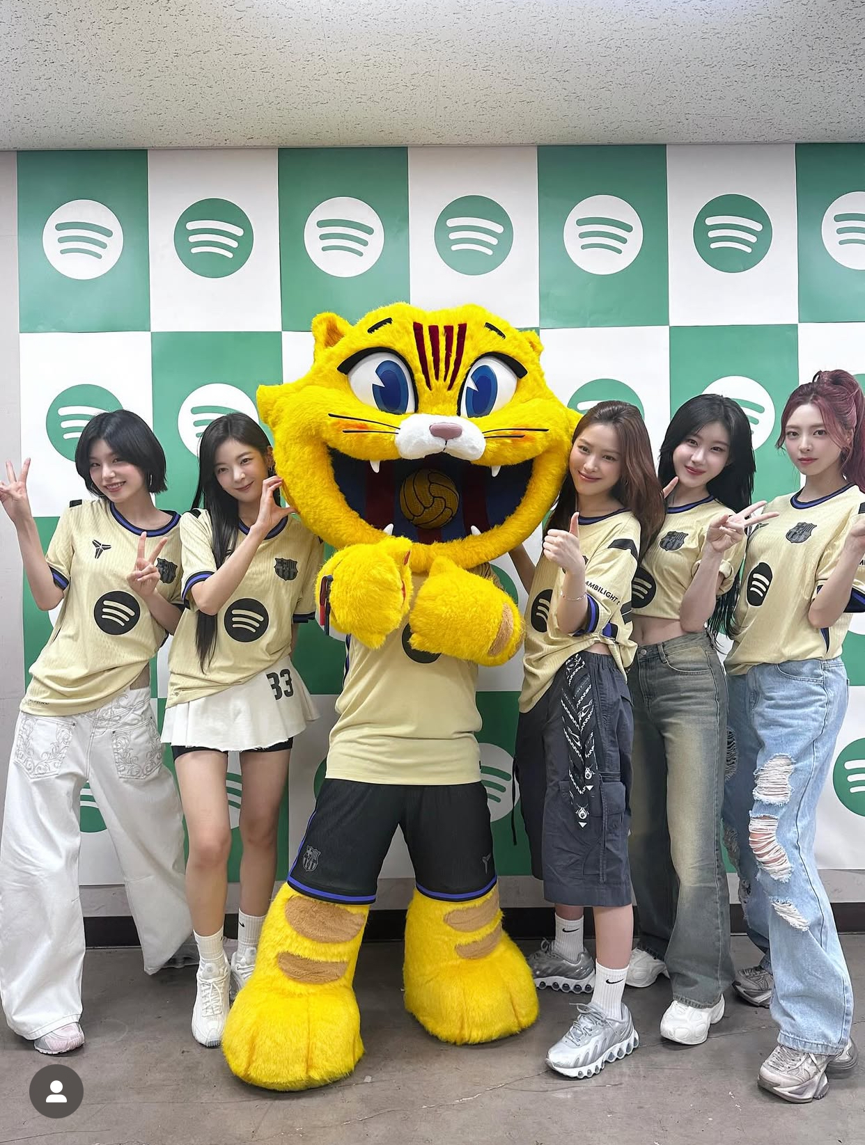 2025 Barcelona Away Shirt with ITZY Nameset