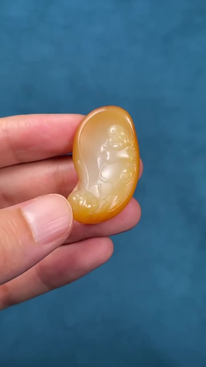 719248 和田玉籽料花開敬佛