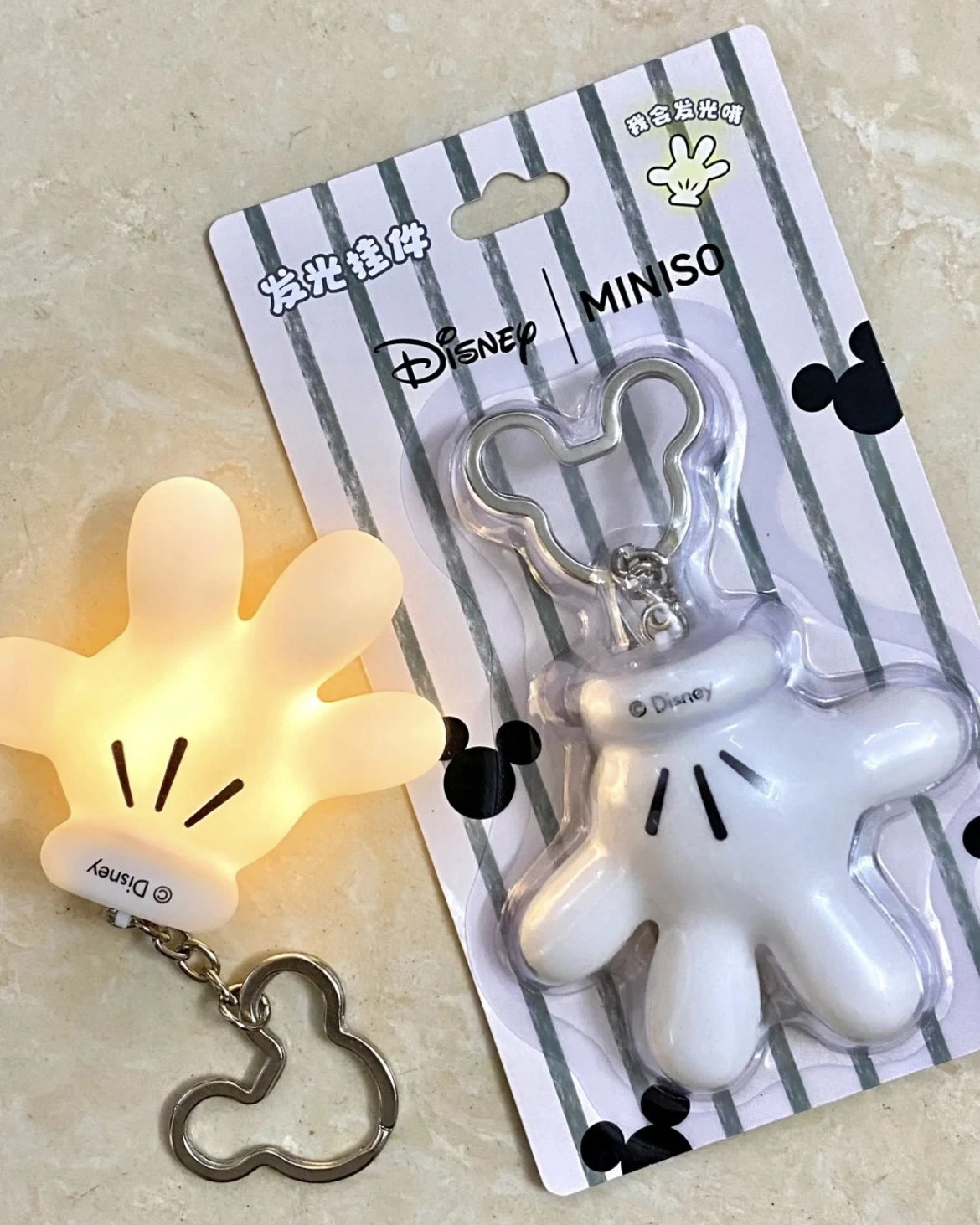 <正版授權>MINSO x Disney 迪士尼 米奇趣享生活系列 發光吊飾 掛件 手套 手掌