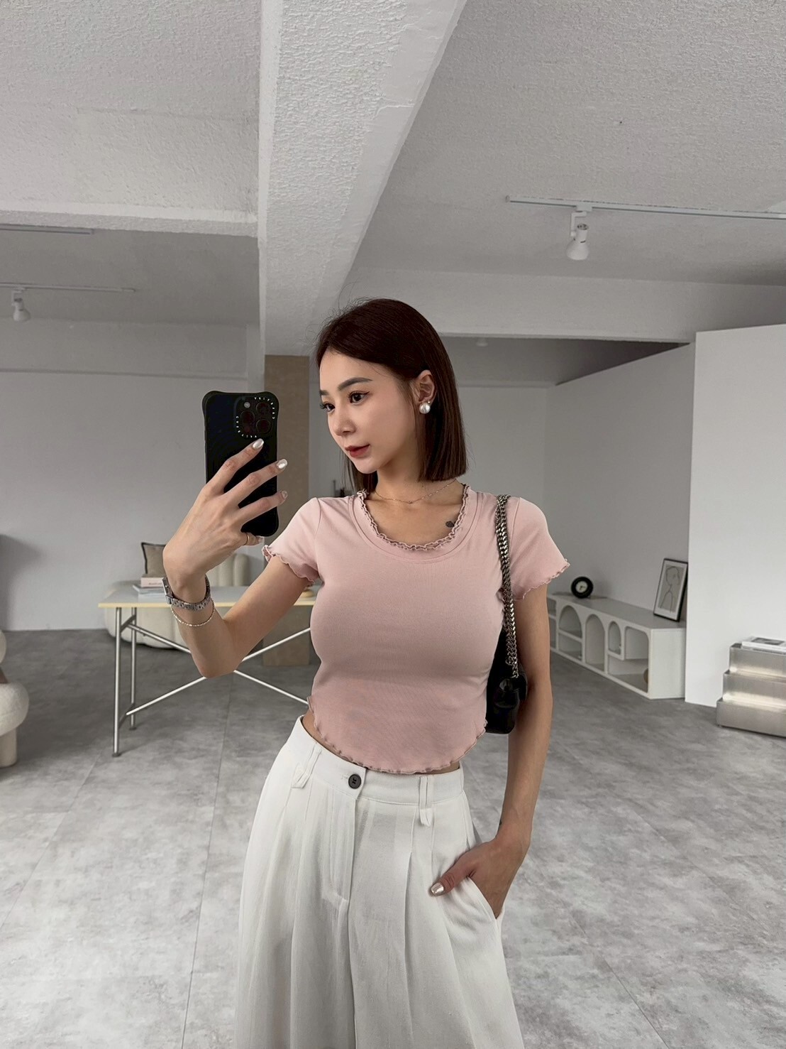 木耳邊下圓弧短TEE