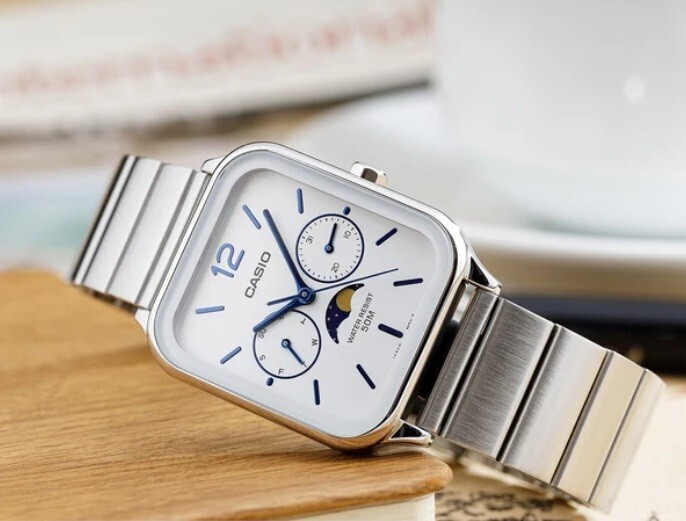 萬年鐘錶 - CASIO 卡西歐 月相方形復古白色面盤中性男女錶  MTP-M305D-7AV  錶徑34MM