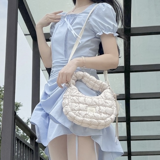 DICKIES 皺褶雲朵包 寶寶藍 杏白色 單肩包 手提包 甜美風 女款 兩色 DK-C125