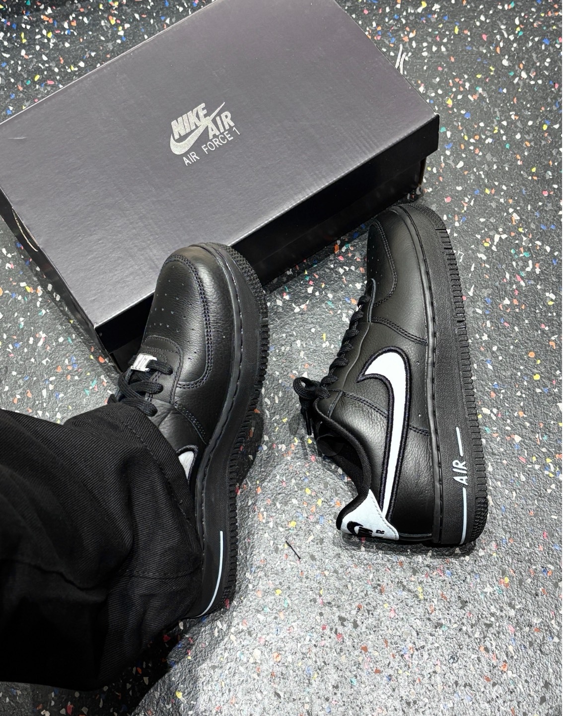 Nike Air Force 1 黑色 女款 低筒板鞋 百搭經典 學生潮鞋 慢跑休閒鞋✨Aug25