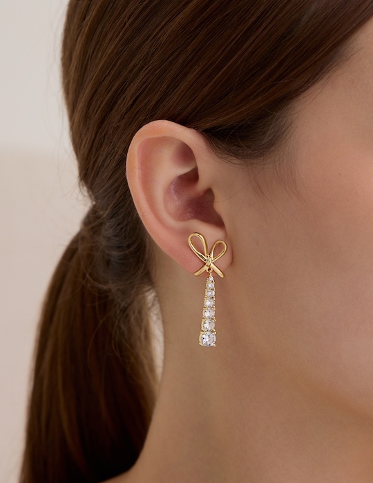 華麗排鑽蝴蝶結。銀針耳環