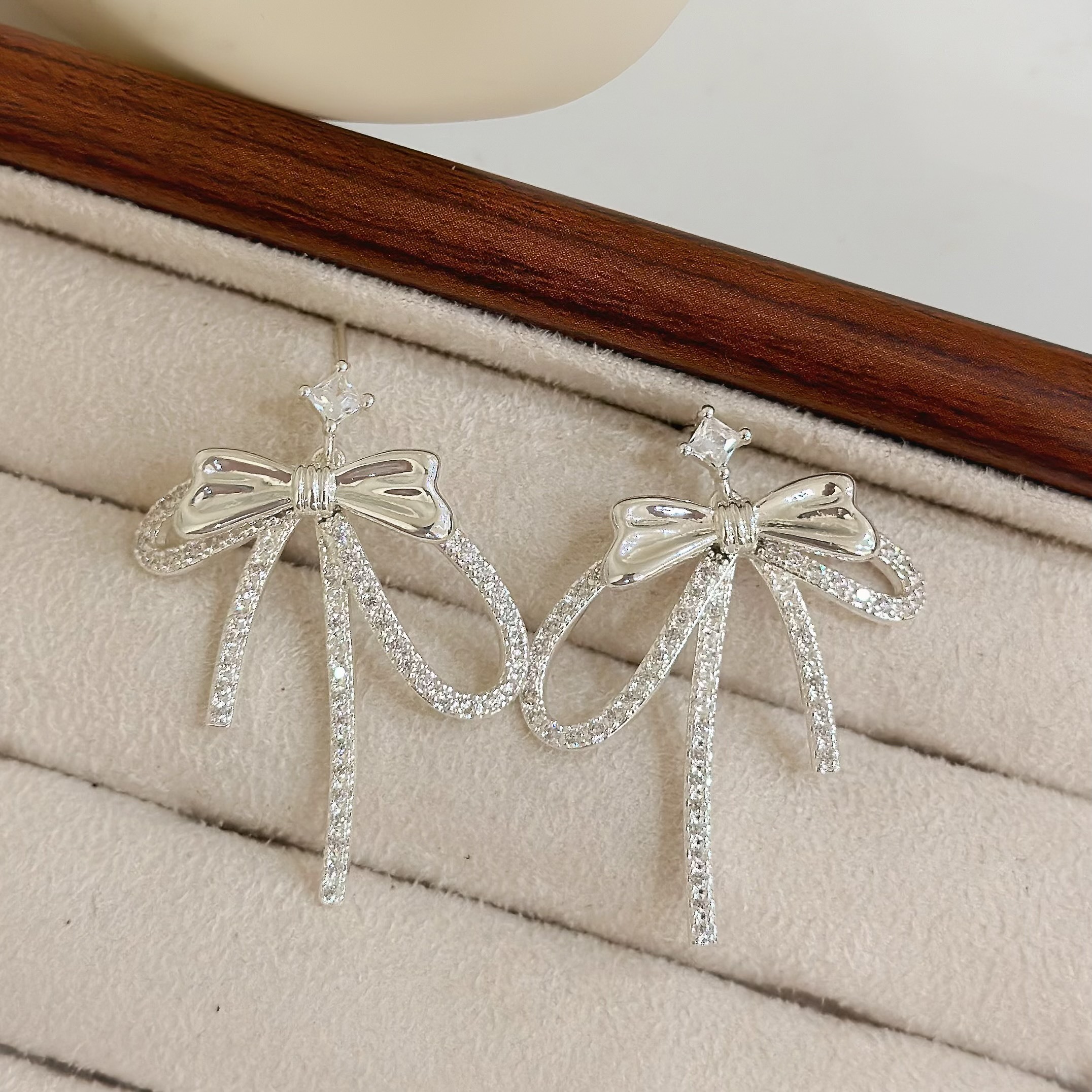 Q124大款鋯石壓紋滿鑽蝴蝶結垂吊