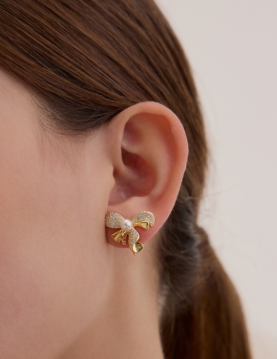 滿鑽珍珠蝴蝶結。夾式耳環(金)