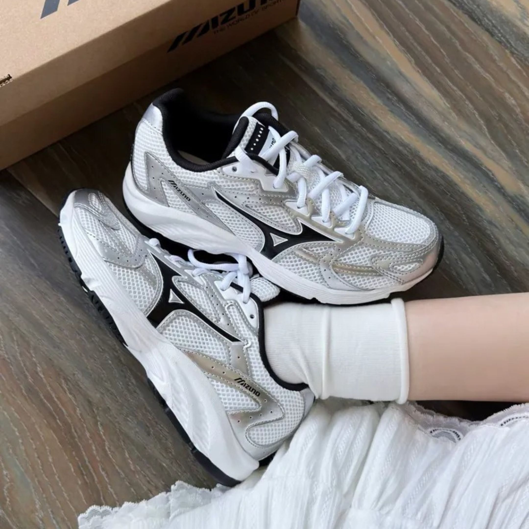 NICEDAY 代購 Mizuno Spark CN 白銀 白 復古 黑白 慢跑 機能 圓頭 D1GH242804