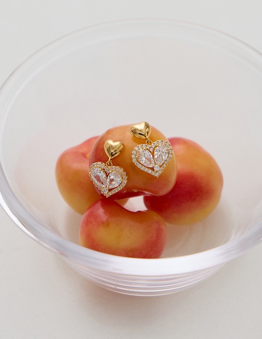 輕奢愛心滿鑽。銀針耳環