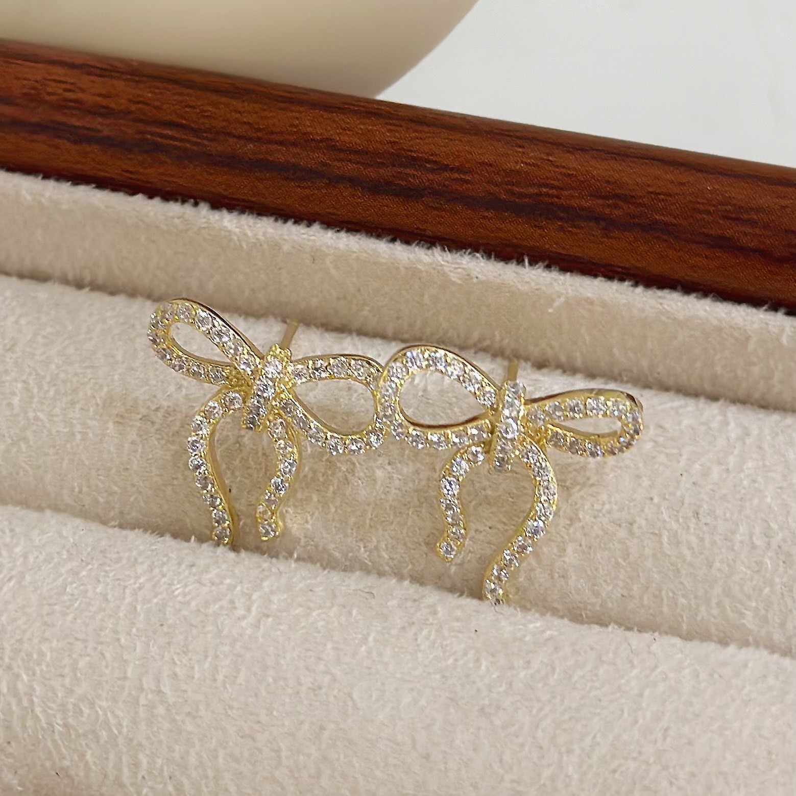 Q135排鑽蝴蝶結耳針