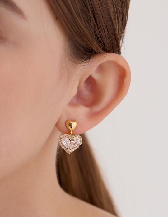 輕奢愛心滿鑽。夾式耳環
