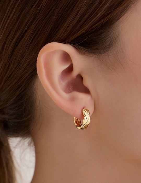 經典菱格 。針式耳環(金)