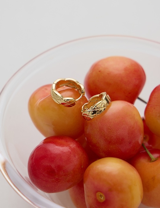 經典菱格 。針式耳環(金)