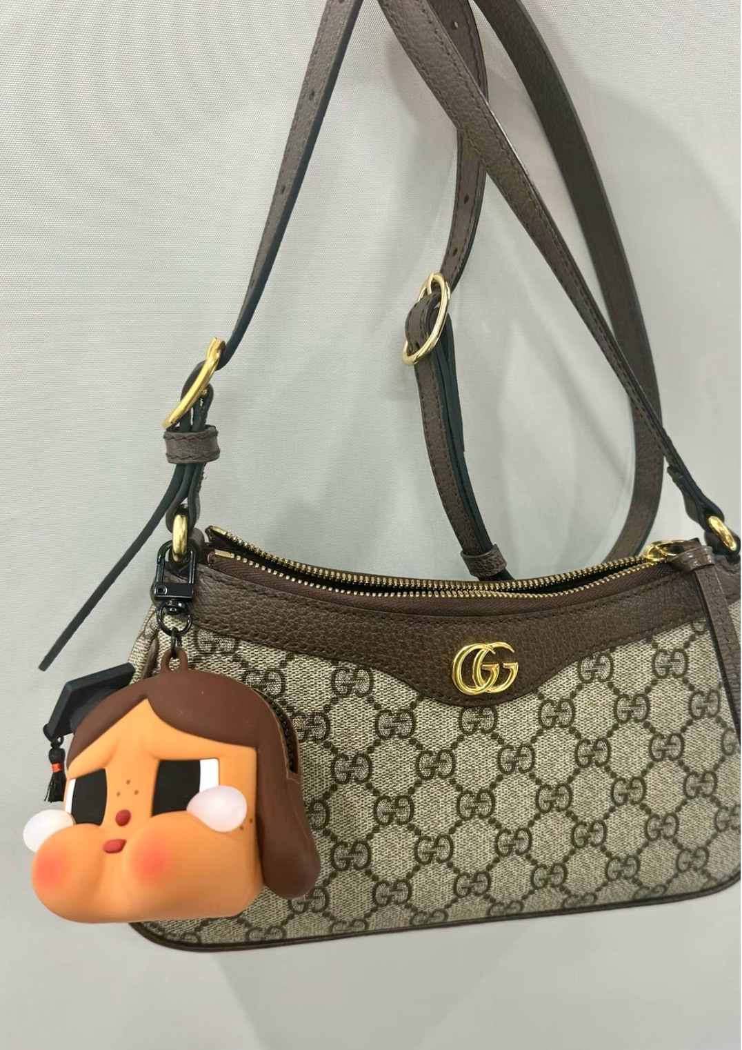 泡泡瑪特 CRYBABY 落日歌會 耳機保護套 可愛矽膠棕色 情侶款耳機包 潮流卡通造型 Aug25