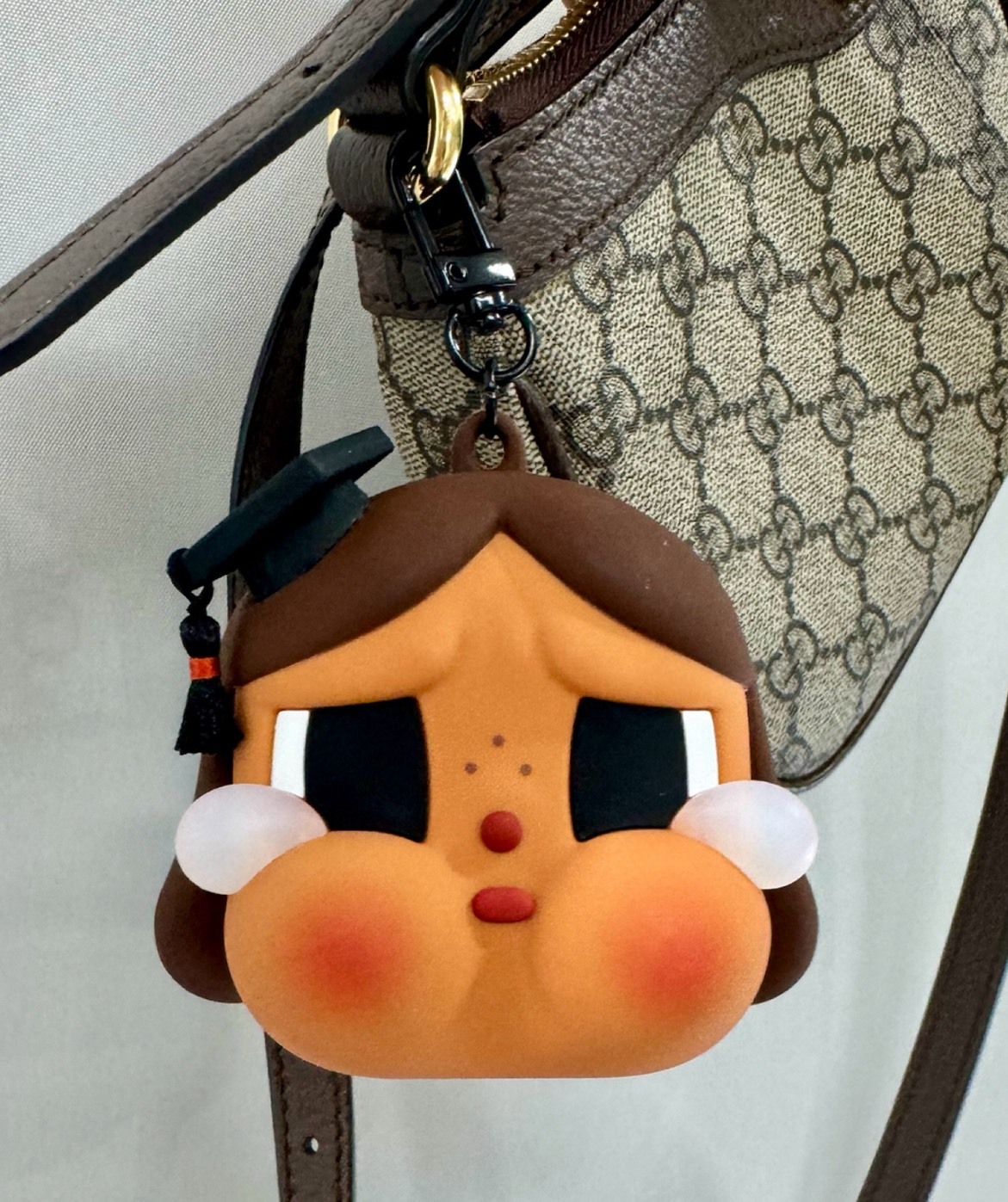 泡泡瑪特 CRYBABY 落日歌會 耳機保護套 可愛矽膠棕色 情侶款耳機包 潮流卡通造型 Aug25