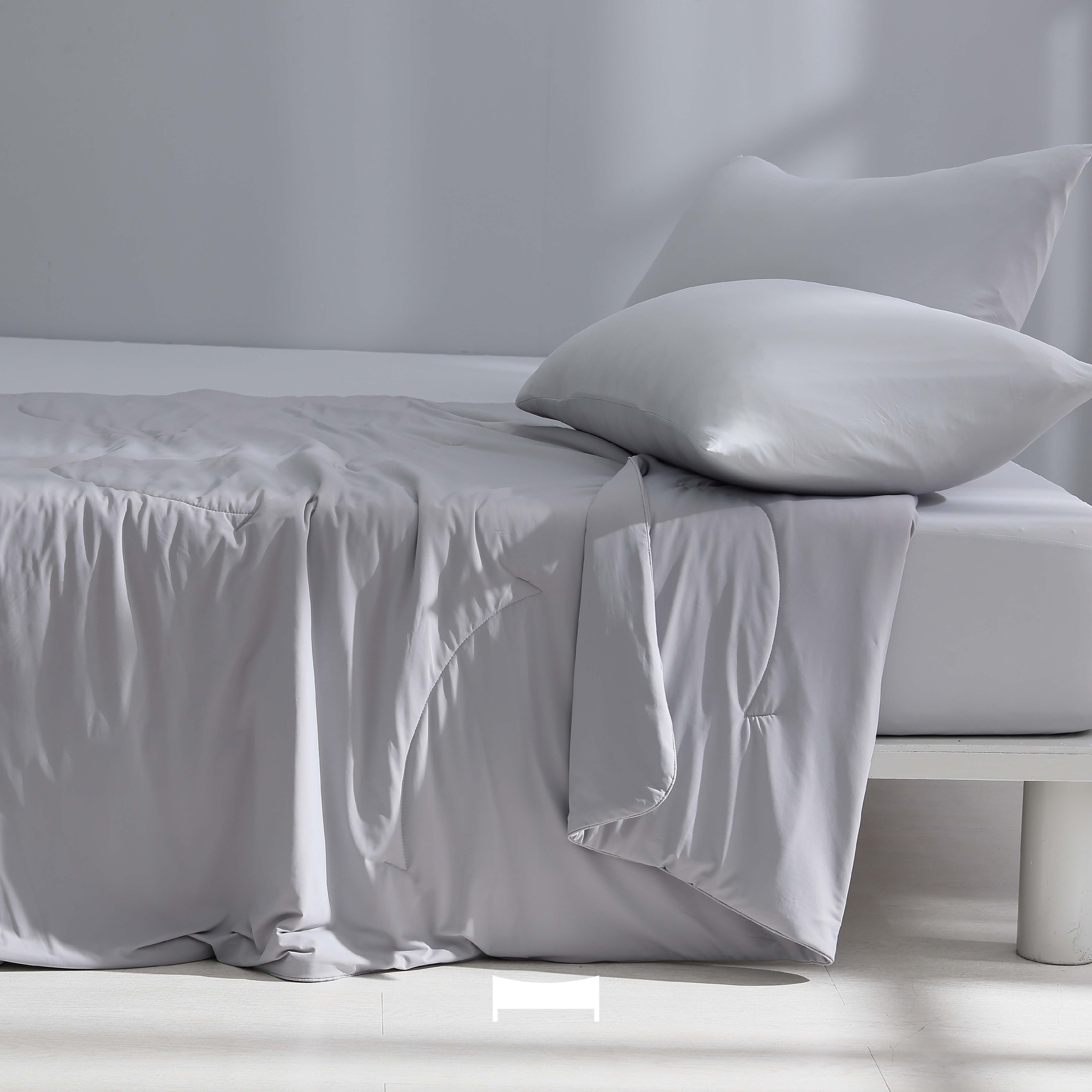 輕柔涼感｜星冰樂眠被《冰灰微拿 ICY GRAY》