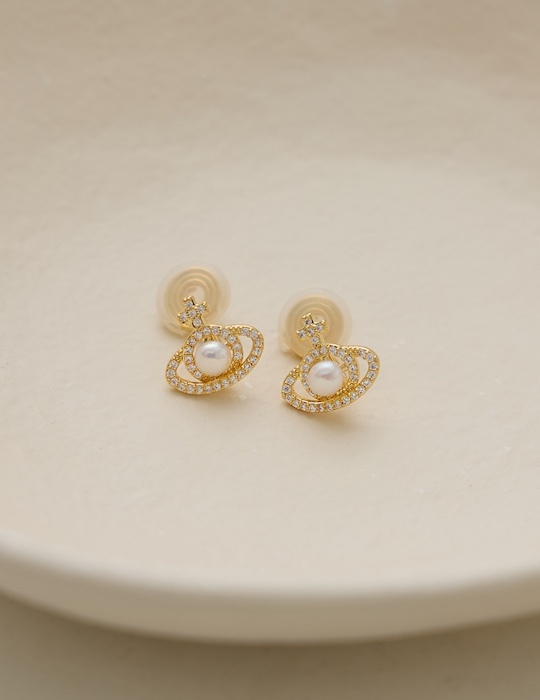 星光珍珠。夾式耳環