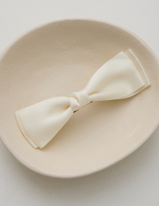 質感緞面蝴蝶結髮夾(奶白)