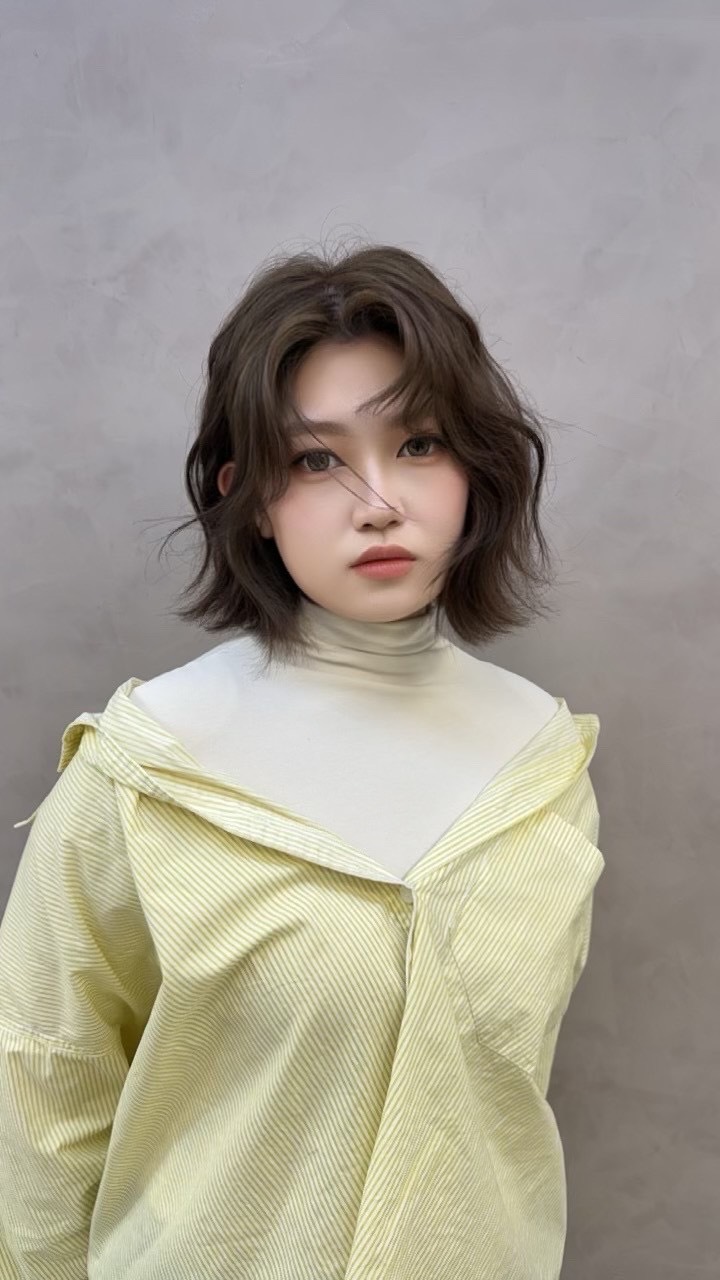 燙髮推薦——女性短髮空氣燙打造慵懶氛圍感