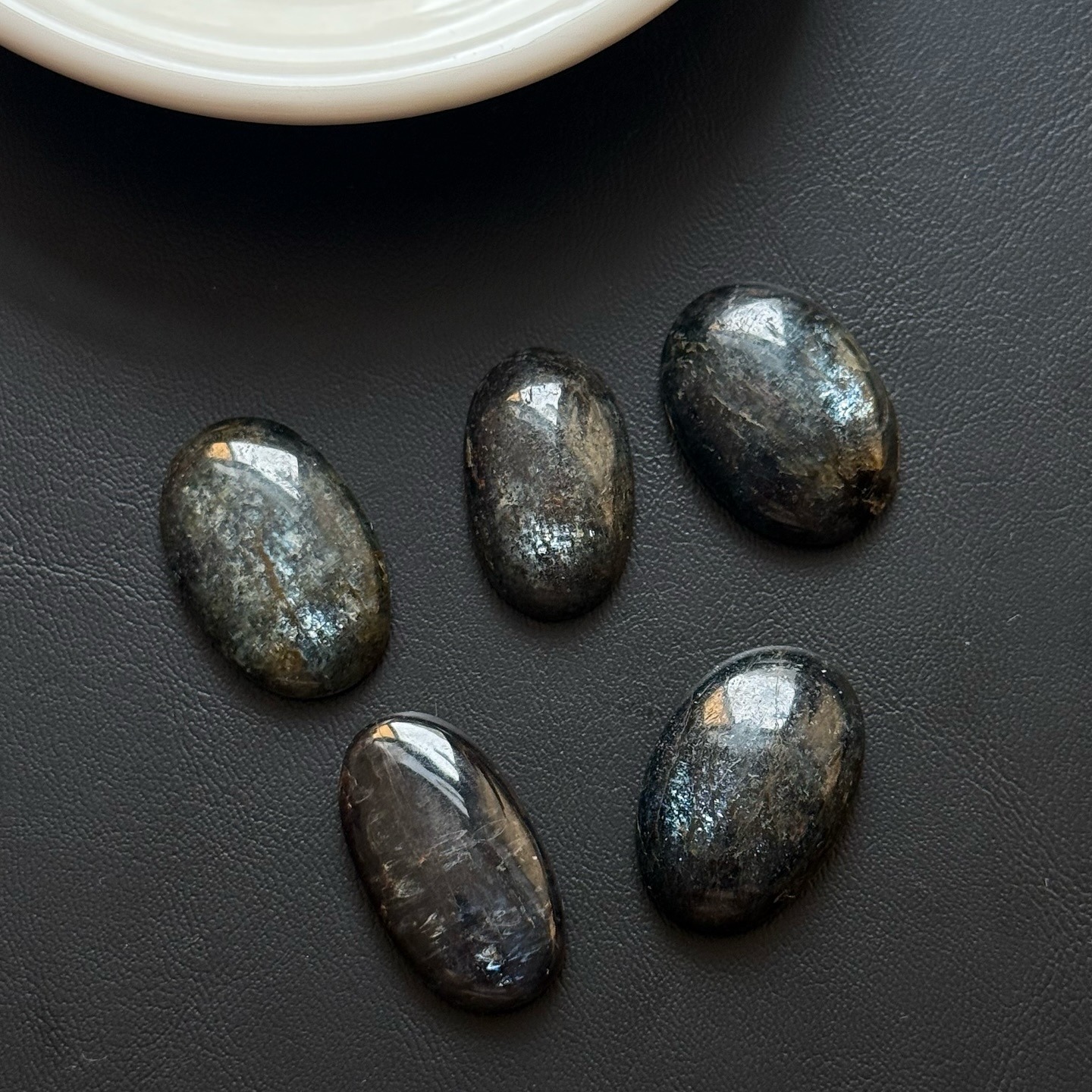 [原石] 綠藍晶石 水晶蛋面