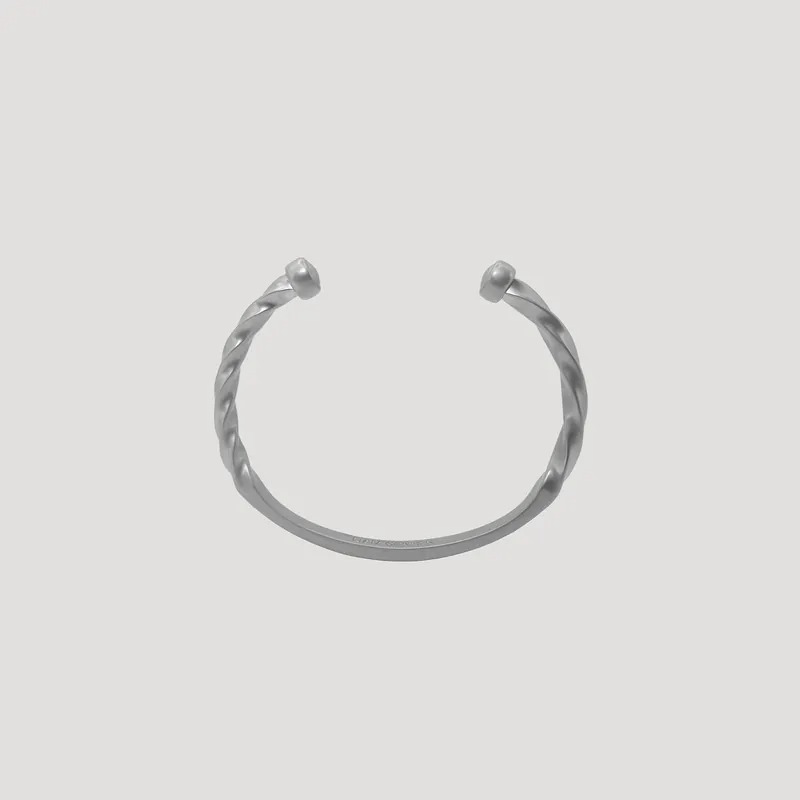 Liam Conner 重塑扭轉手環