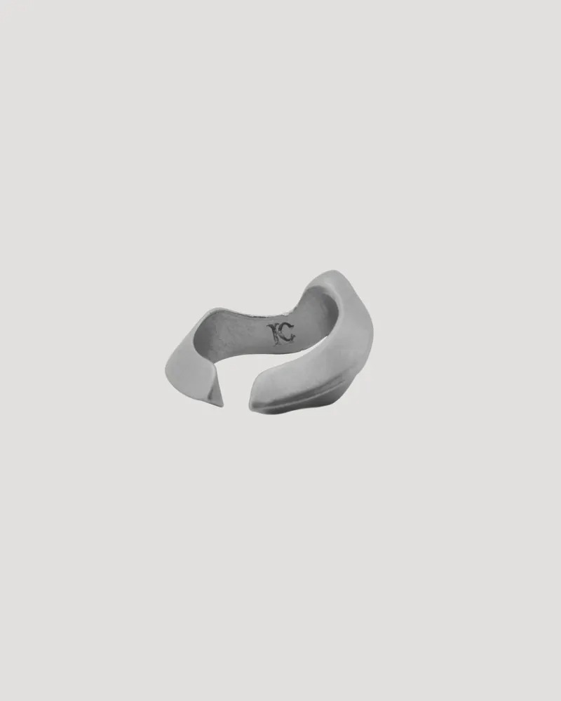 Liam Conner 線性耳扣