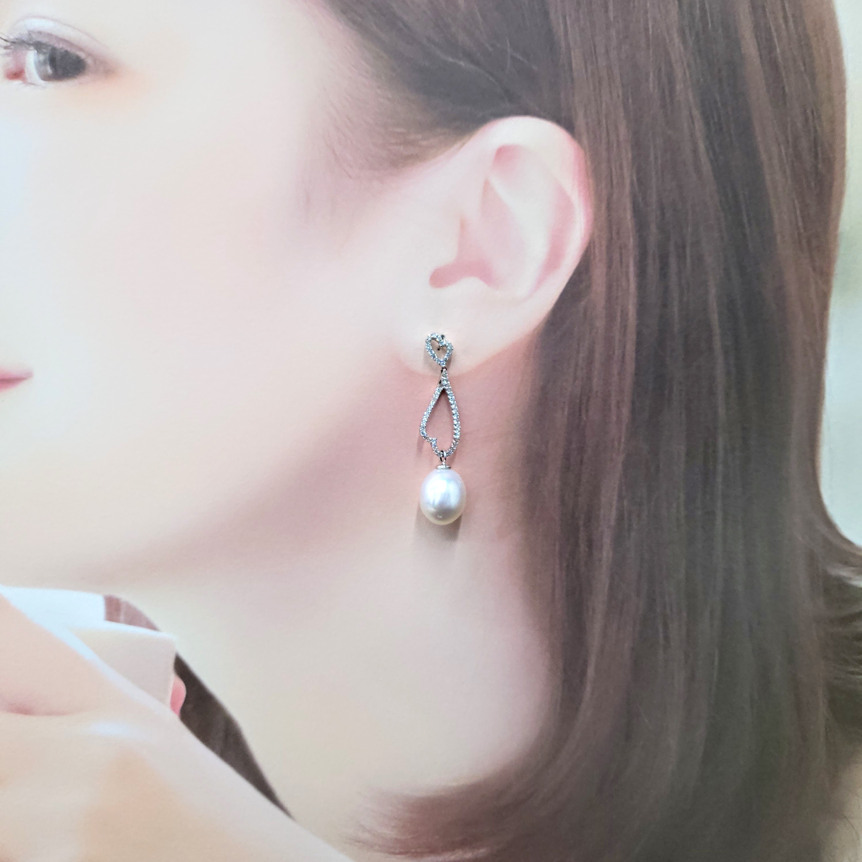 18K White Gold 0.35ct Diamond and Pearl Drop Earrings