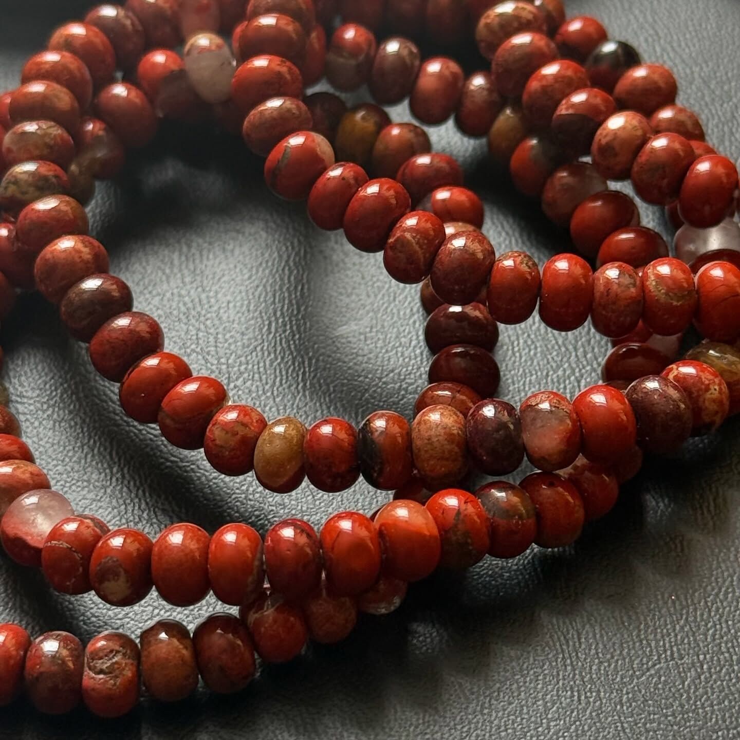 [原石] 紅碧玉 / 花紅瑪瑙 算盤珠水晶手串