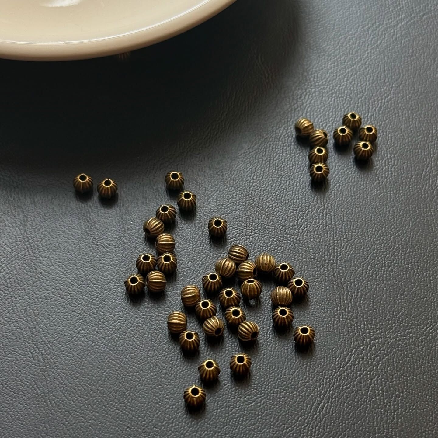 [原石] 金屬隔珠配件 一組 50 顆