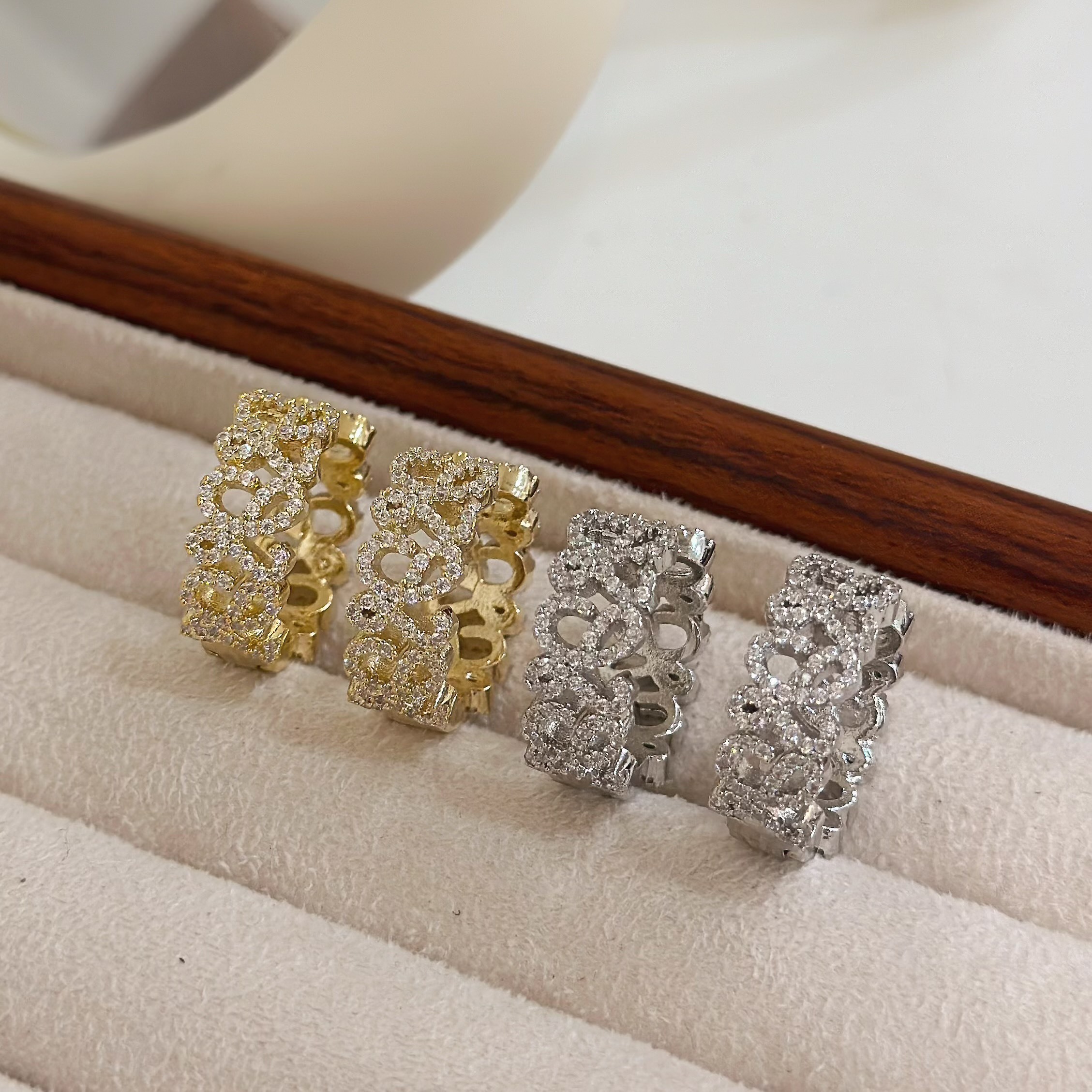 Q141滿鑽字母易扣