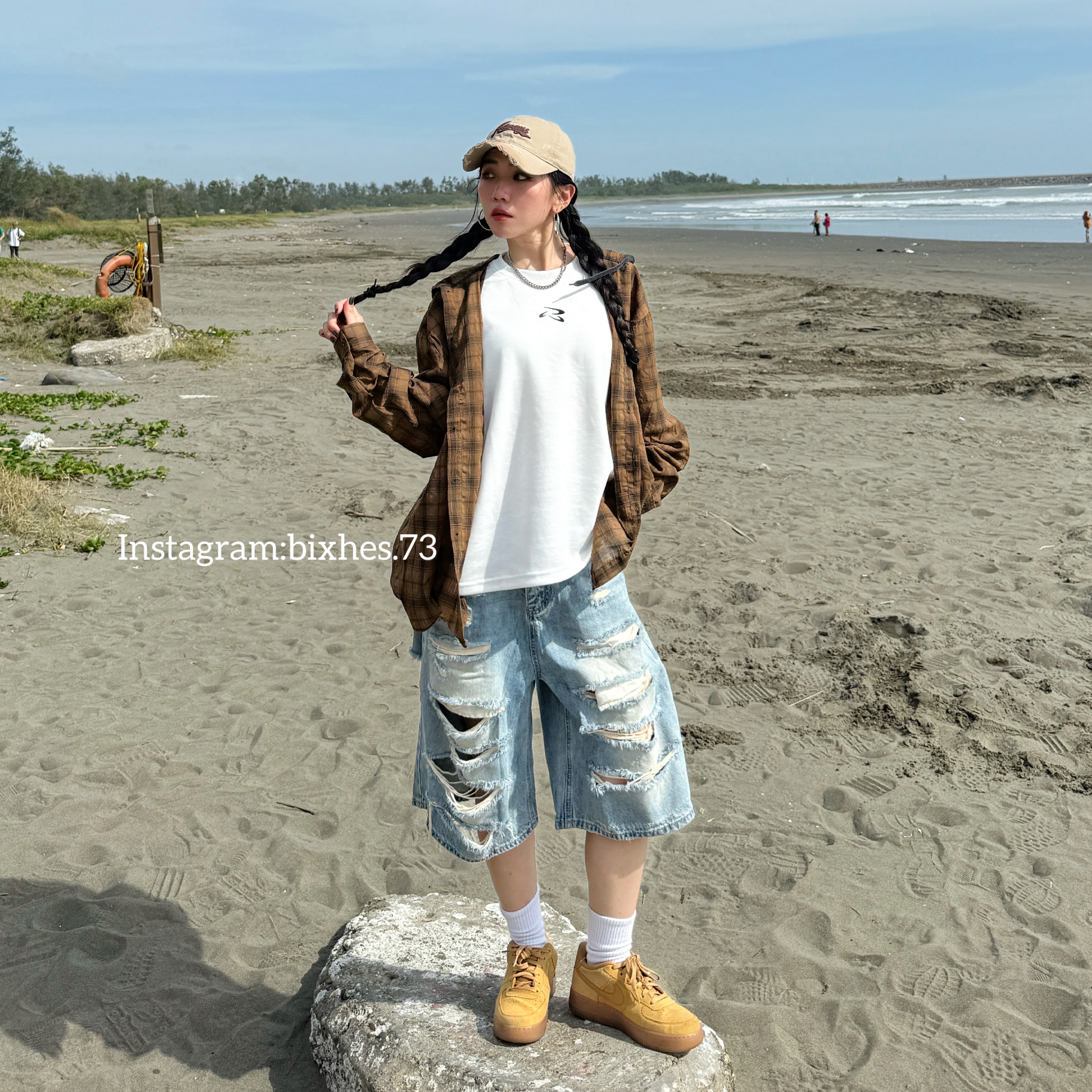 割破多洞寬版七分褲(E00023)