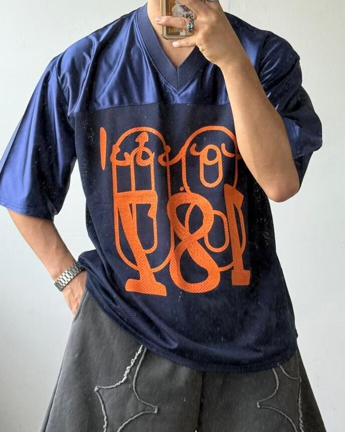 V領數字英文字短袖Tee DEAN-043T