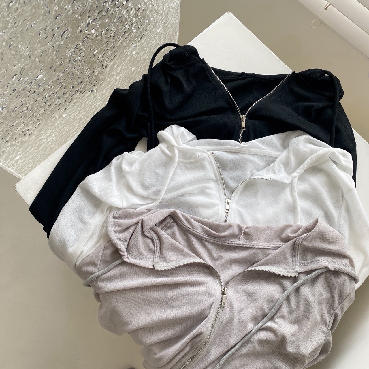 超薄拉鍊連帽外套