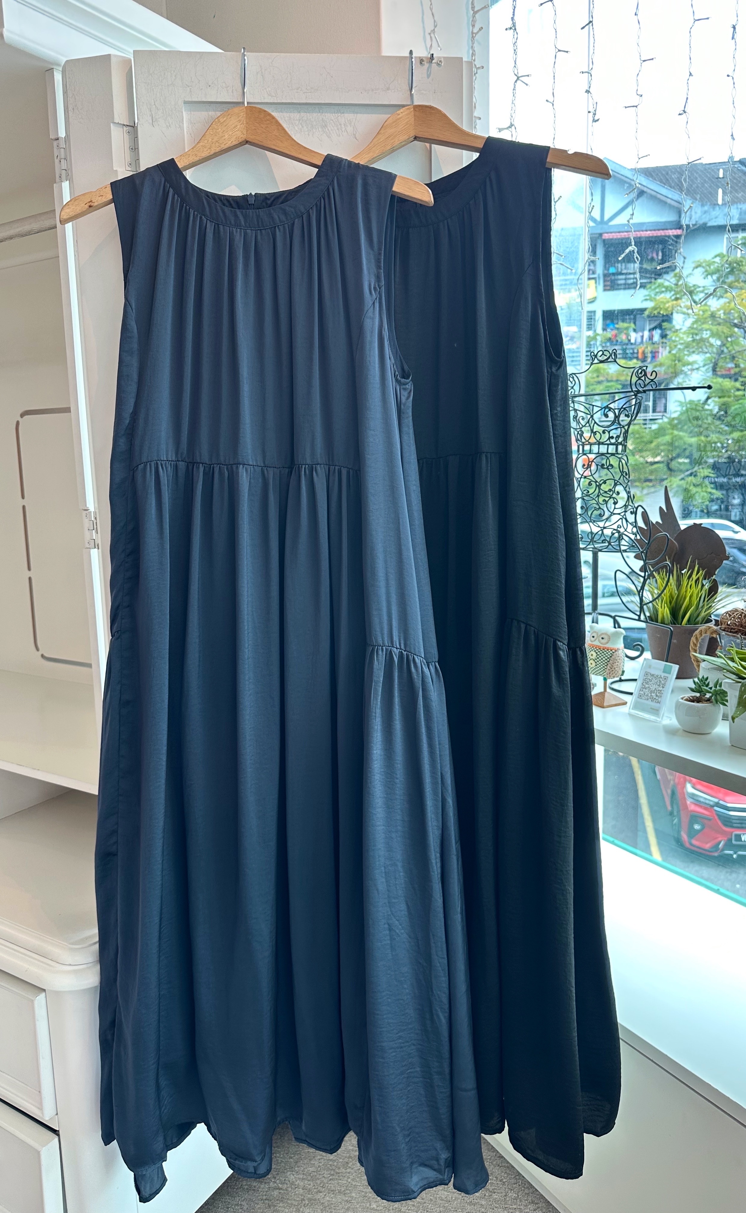 SLEEVELESS SATIN LONG TIERED DRESS