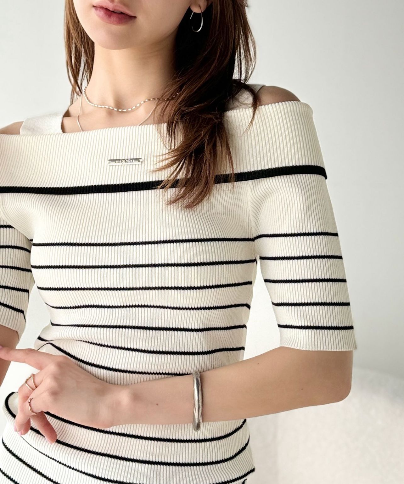 【預購】JN080207 mily bilet 露肩針織上衣