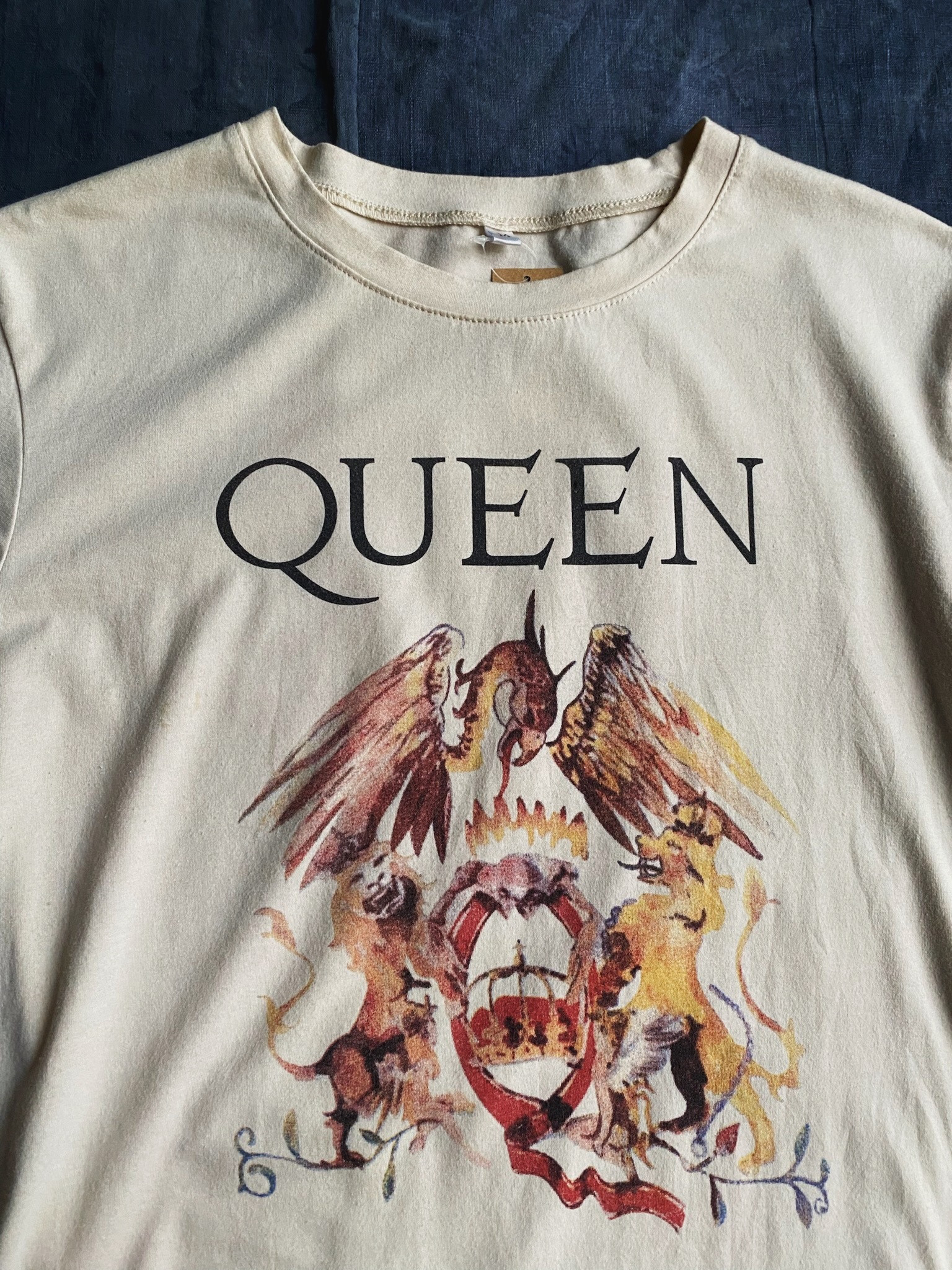 Vintage T-shirt “Queen” / 英國經典搖滾樂團 皇后 紀念短踢