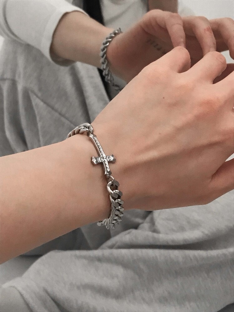 <金冬天同款>韓國 OFUSE cross bracelet 鋼 十字架 水鑽 古巴練