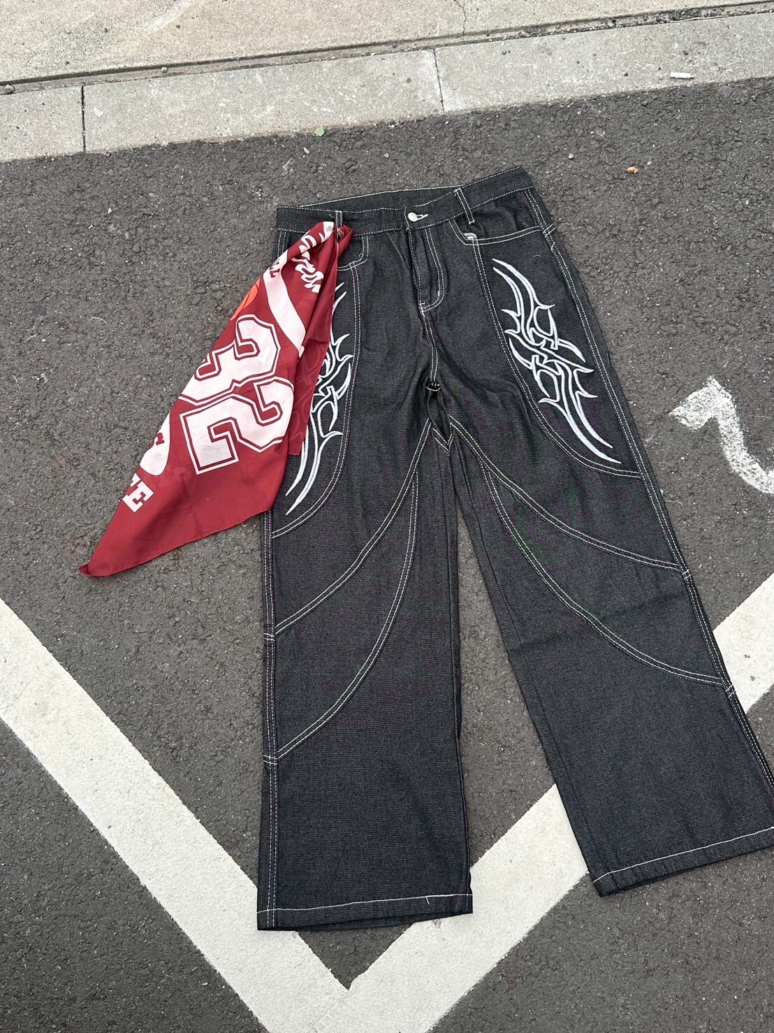 美式刺繡結構車線 闊腿單寧牛仔褲