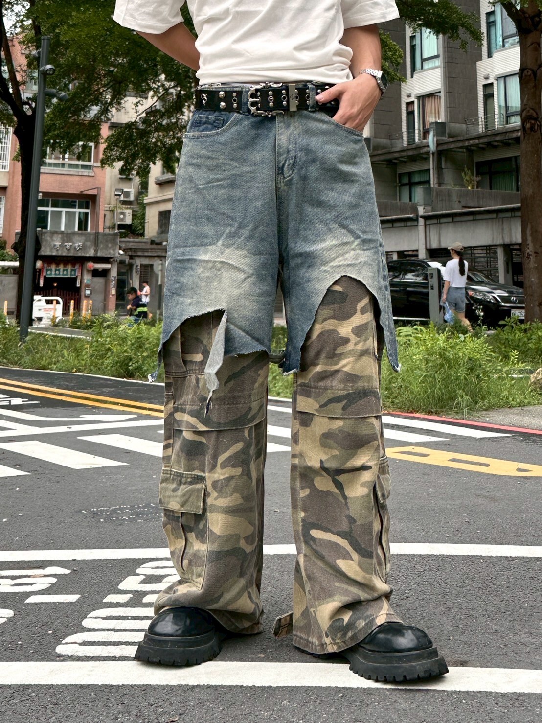 無性別帥褲 復古刷色迷彩拼接闊腿牛仔褲