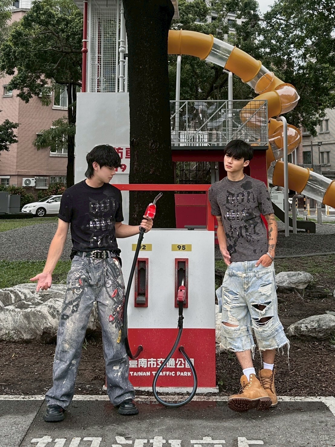 朋克字母潑墨 Boxy短袖 2colors