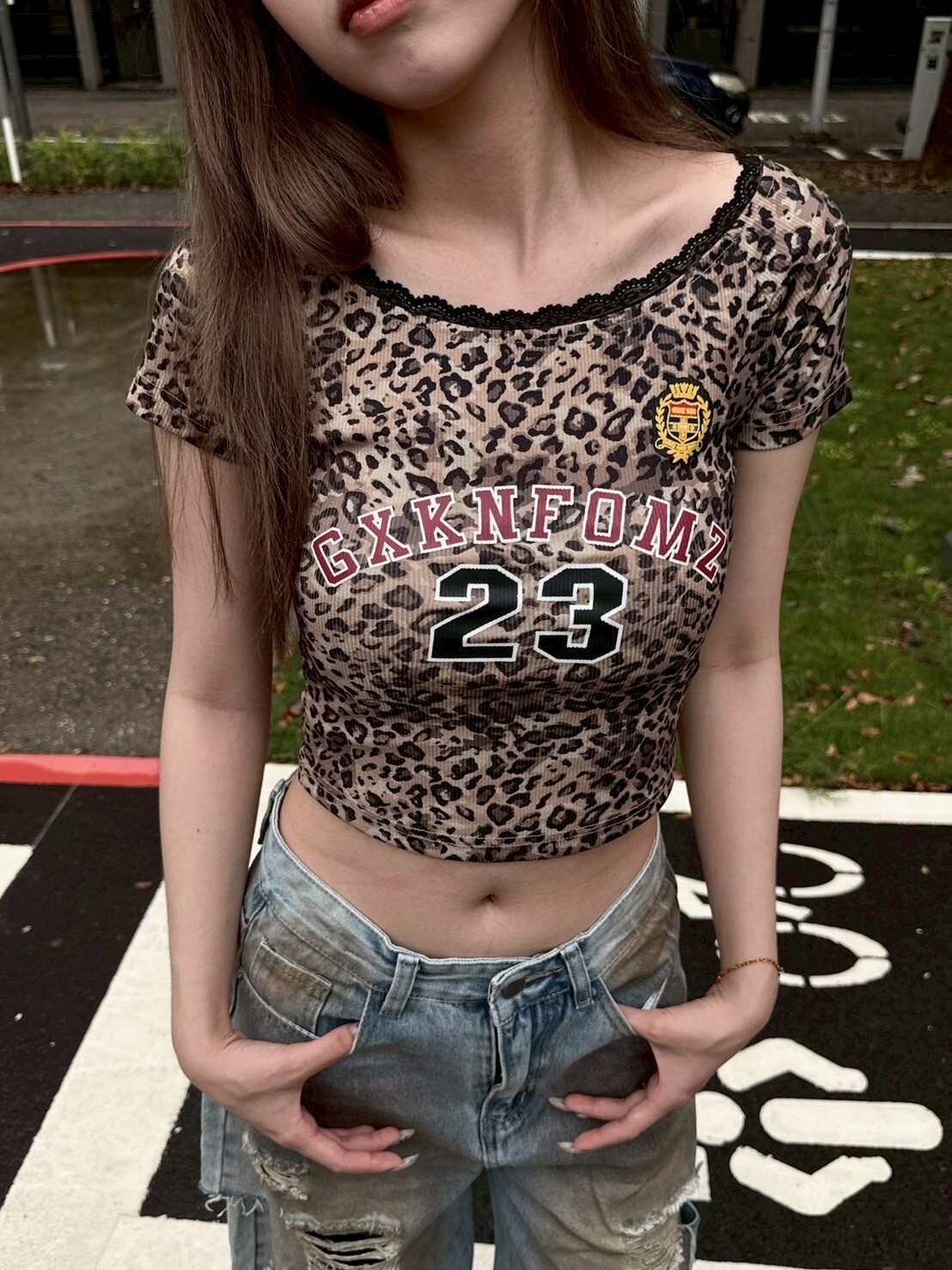 豹酷辣妹 蕾絲豹紋修身短踢