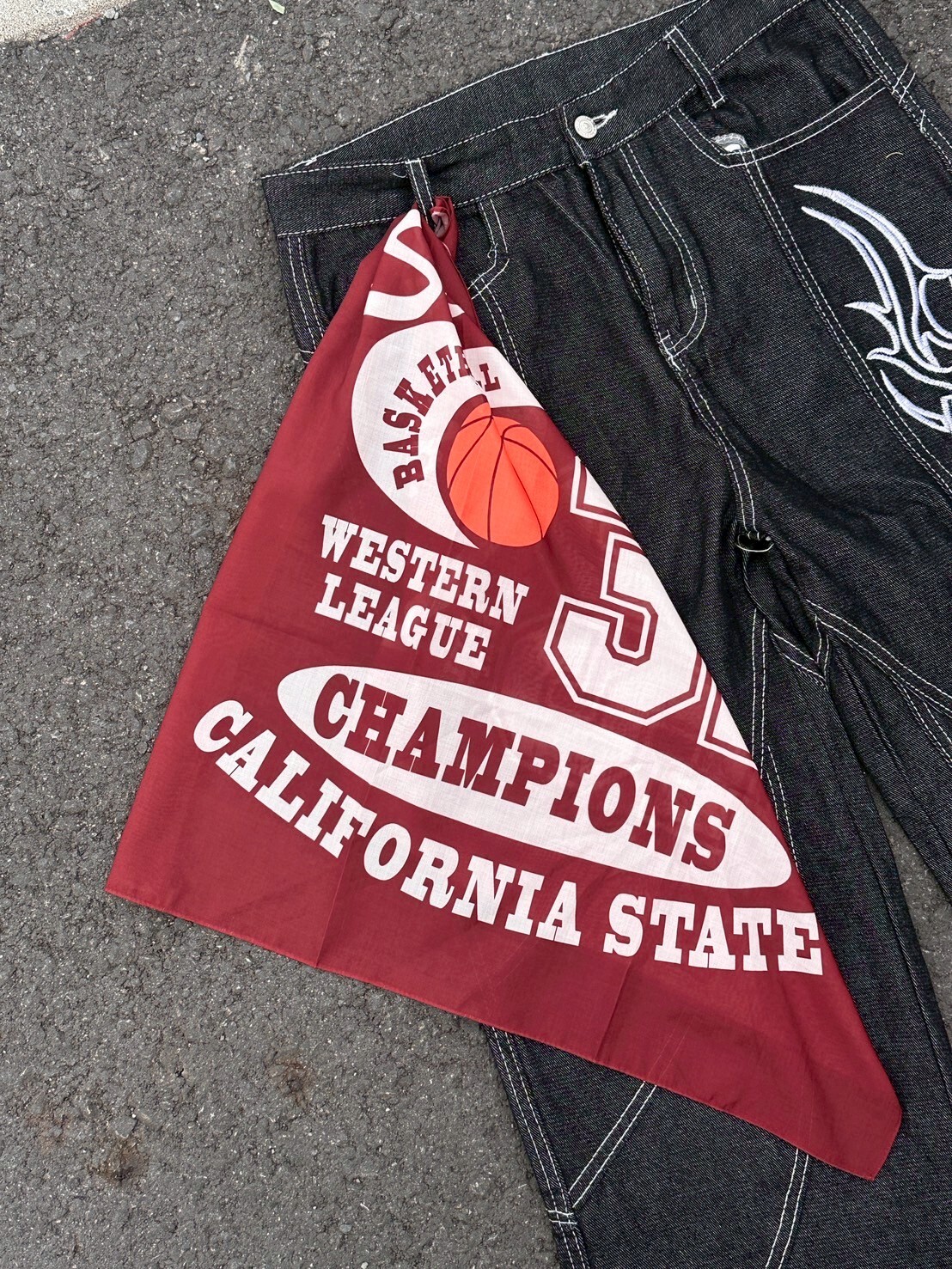 酒紅色美式街頭方巾