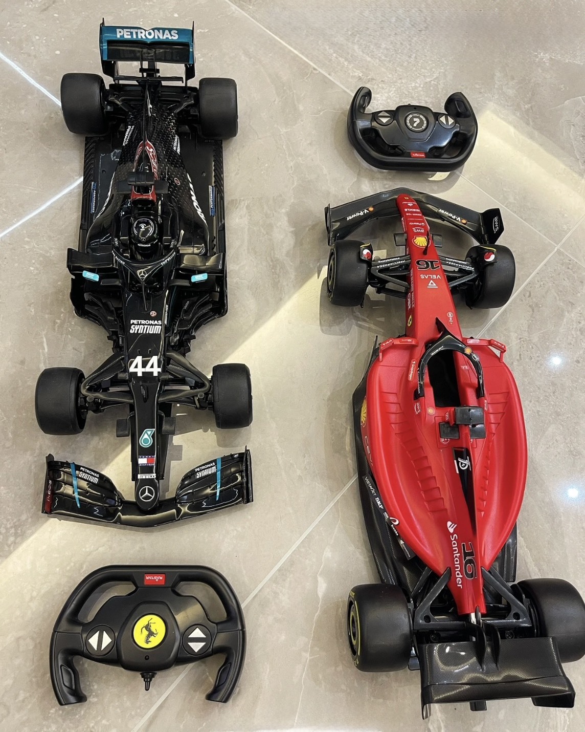 F1正版授權 F1 遙控車 賽車 紅牛 法拉利 賓士 1:12