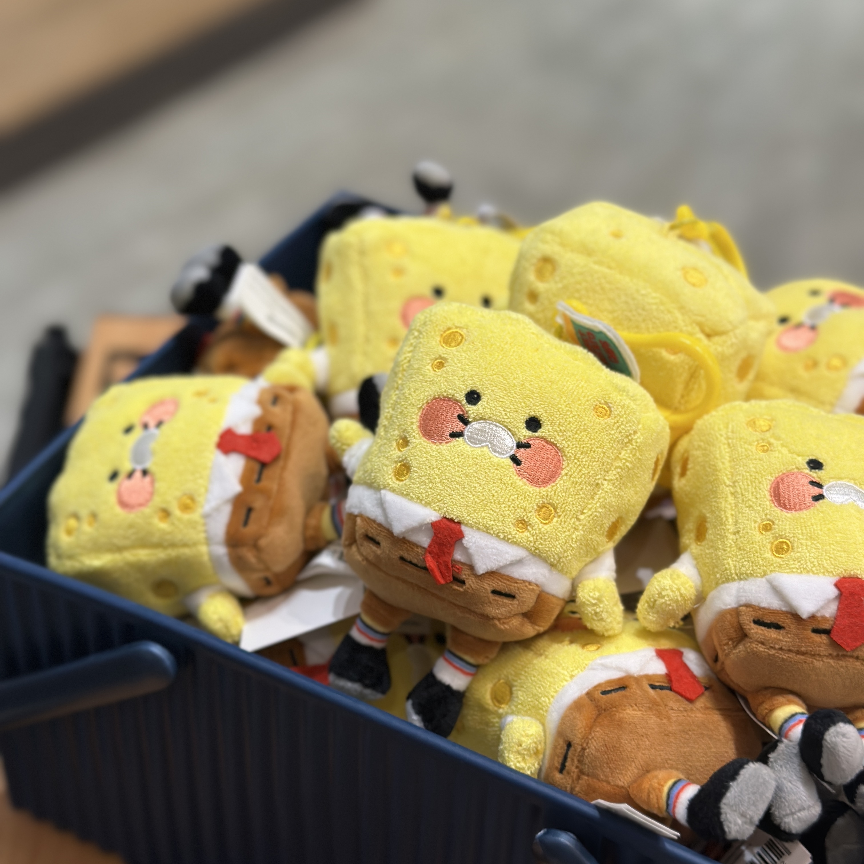 【現貨】海綿寶寶 X kakao friend 海綿寶寶春植款 吊飾 鑰匙圈