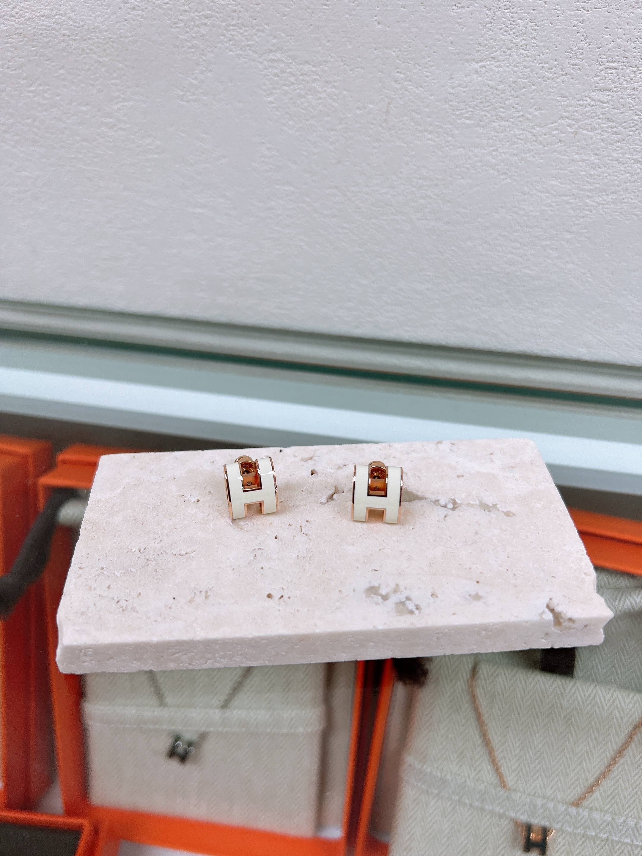 Hermes pop h earrings (white/rose gold)