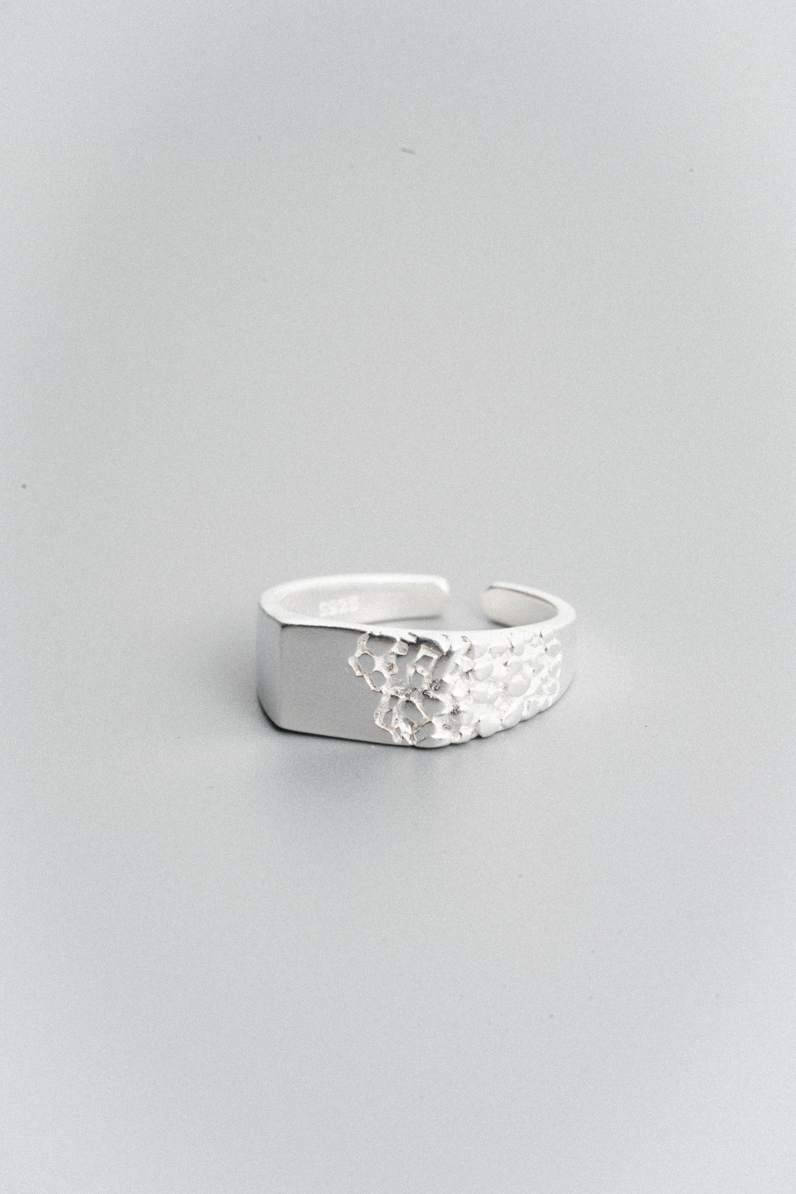 【BLUZ】半裂蝕痕戒指